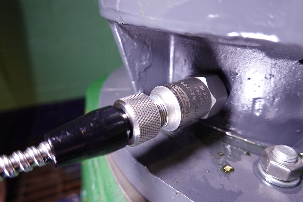 Selecting the Right Vibration Sensor: A Comprehensive Guide
